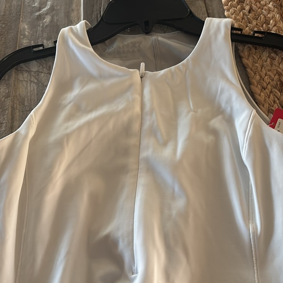 SPANXshape™ Get Moving
Zip Front Dress white size small - Picture 9 of 10